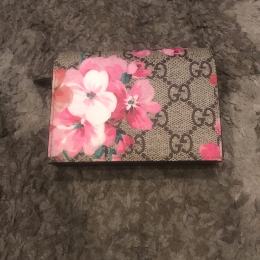 *1daysale* Gucci GG Supreme Floral Blooms Wallet